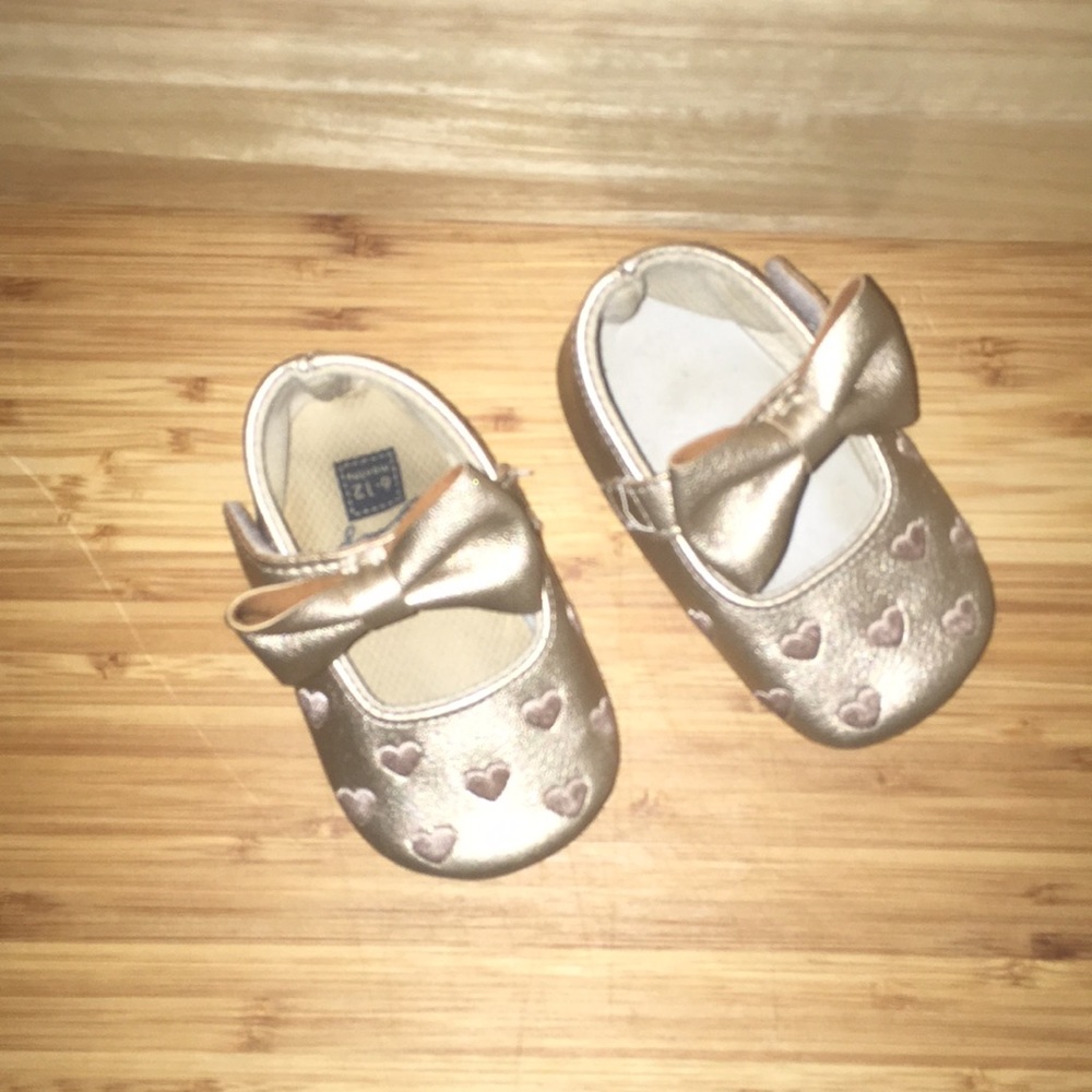 6-12 mo soft baby shoes gold hook & loop close